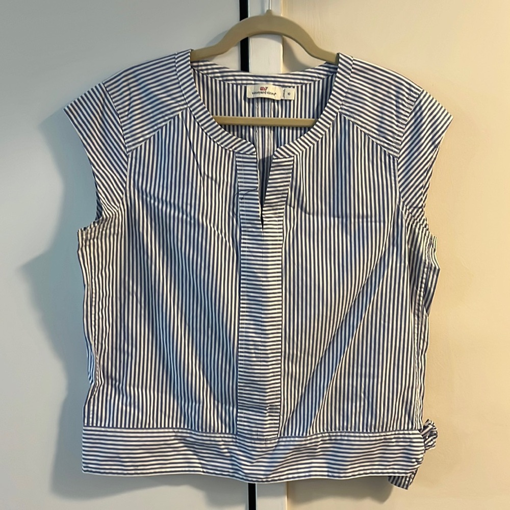 Vineyard vines top